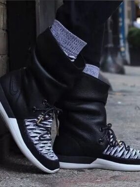 Nike Sneakers/Nike Women's Roshe Two Hi Fly Knit Trainers Sneaker Boot
